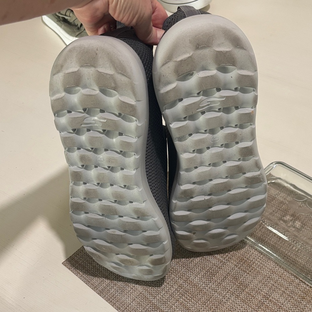 Skechers Goga Max Go Walk Slip-On Loafers. Men 13 wide fit. Excellent condition! - Picture 7 of 8
